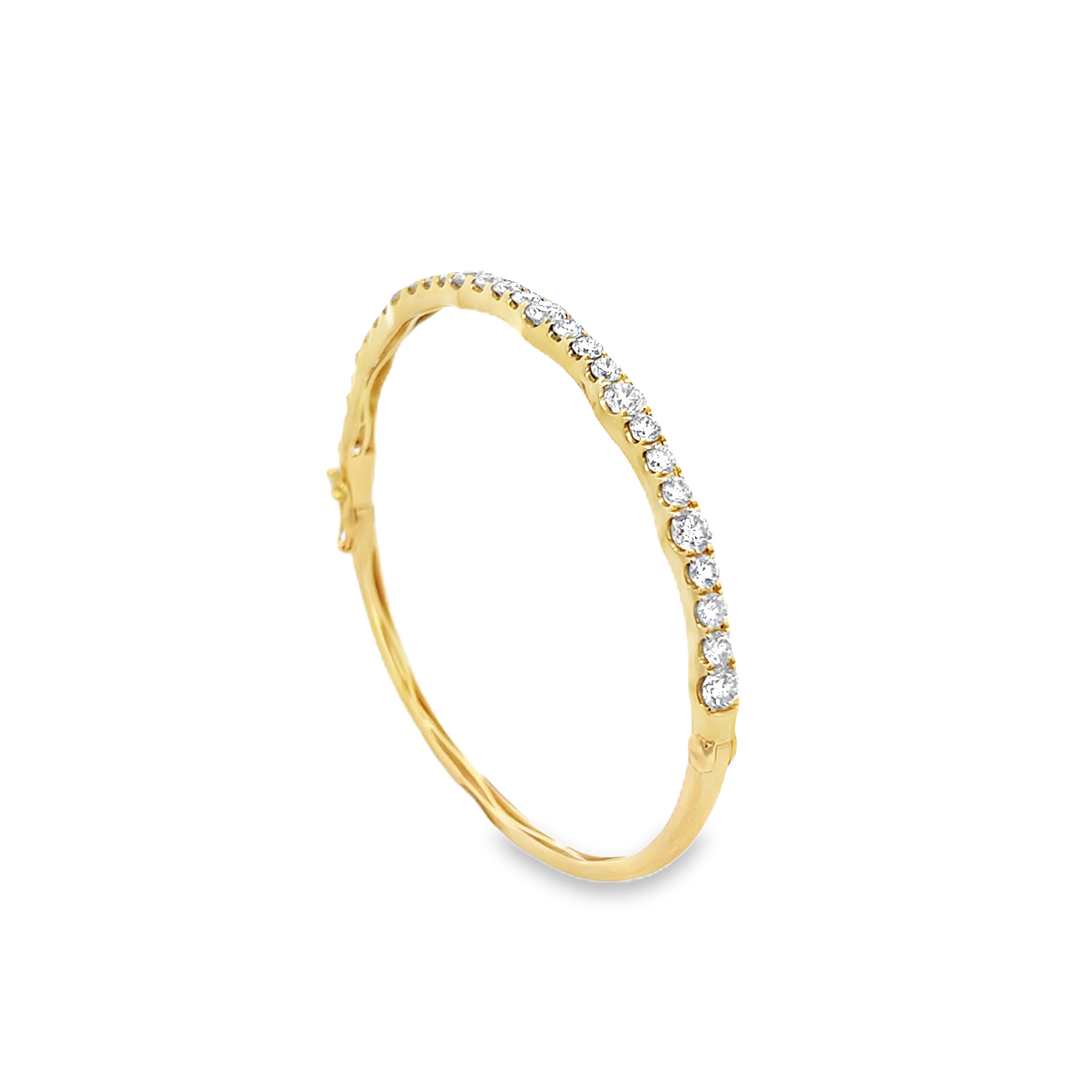 Brown & Co. 18k Yellow Gold 3.25ct Alternating Diamond Bangle