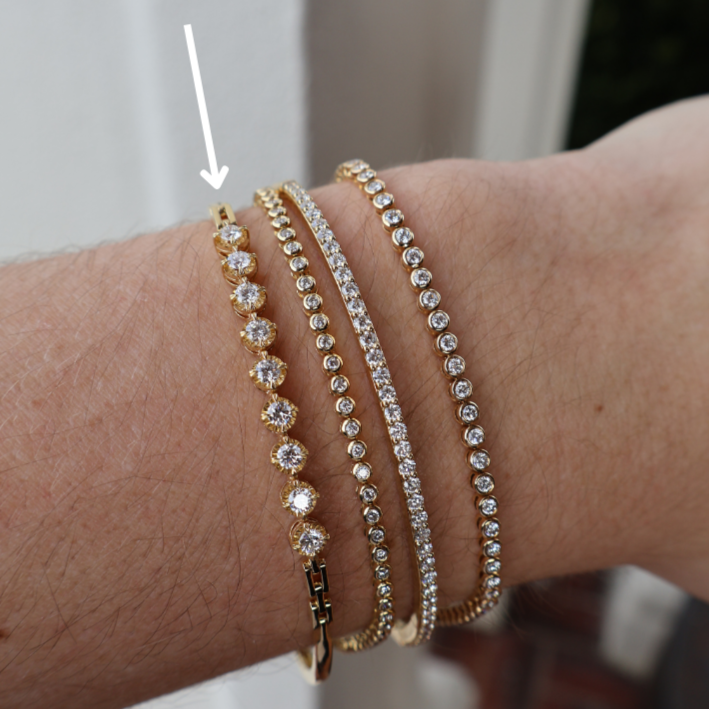 Memoire 18k Yellow Gold Diamond Bangle