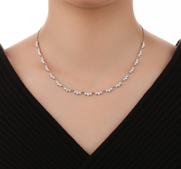 Memoire 18k White Gold Trinity Diamond Necklace
