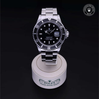 Oyster Perpetual Submariner Date - image 1 of 36