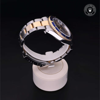 Oyster Perpetual Submariner Date - image 26 of 36
