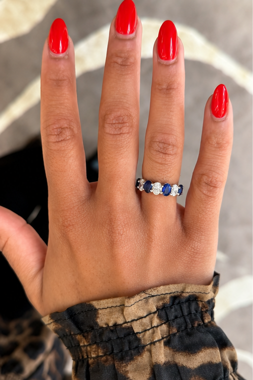 Alternating Oval Sapphire &amp; Diamond Band