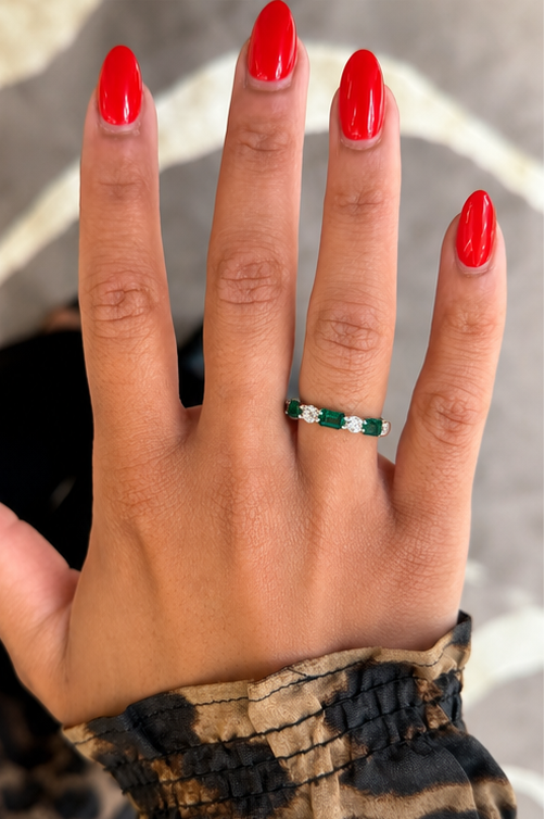 Alternating Emerald Cut Emerald &amp; Round Diamond Band