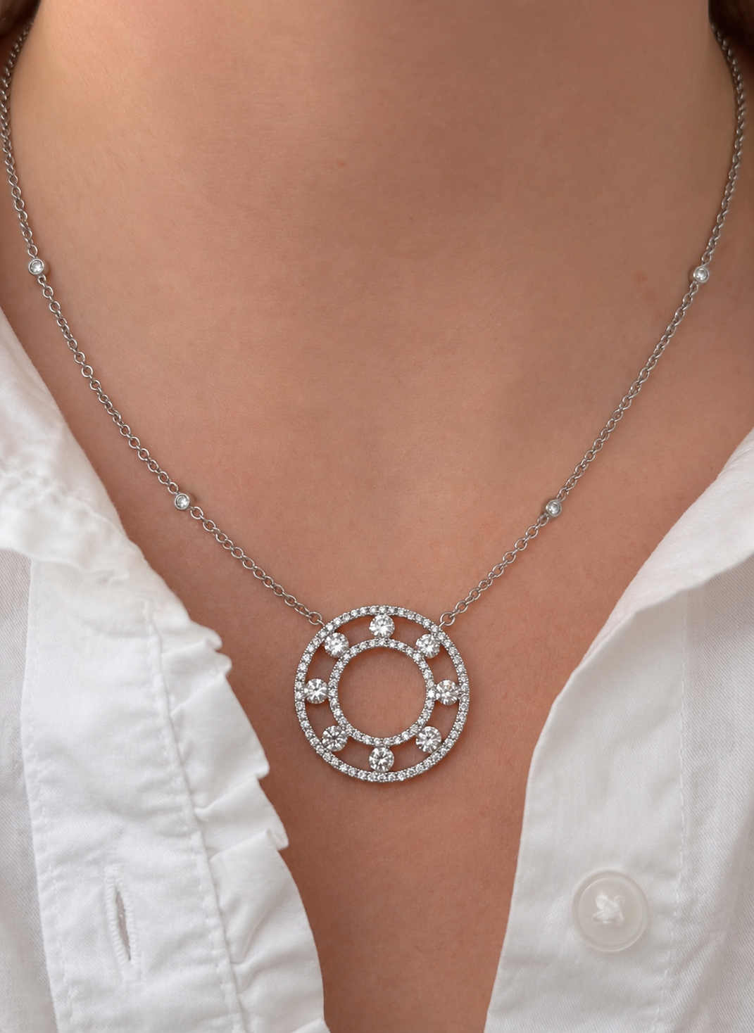 18k White Gold 3.25ctw Diamond Open Circle Pendant Necklace