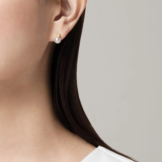 Mikimoto 18k Yellow Gold Akoyawhite Pearl Earrings