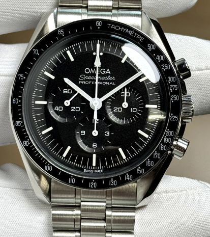 Pre-Owned 42mm Omega Speedmaster Moonwatch Professional