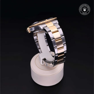 Oyster Perpetual Submariner Date - image 16 of 36