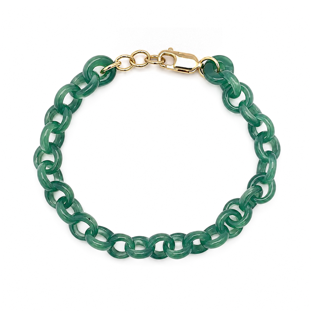 Jade bracelet with lopster clasp in yellow gold.