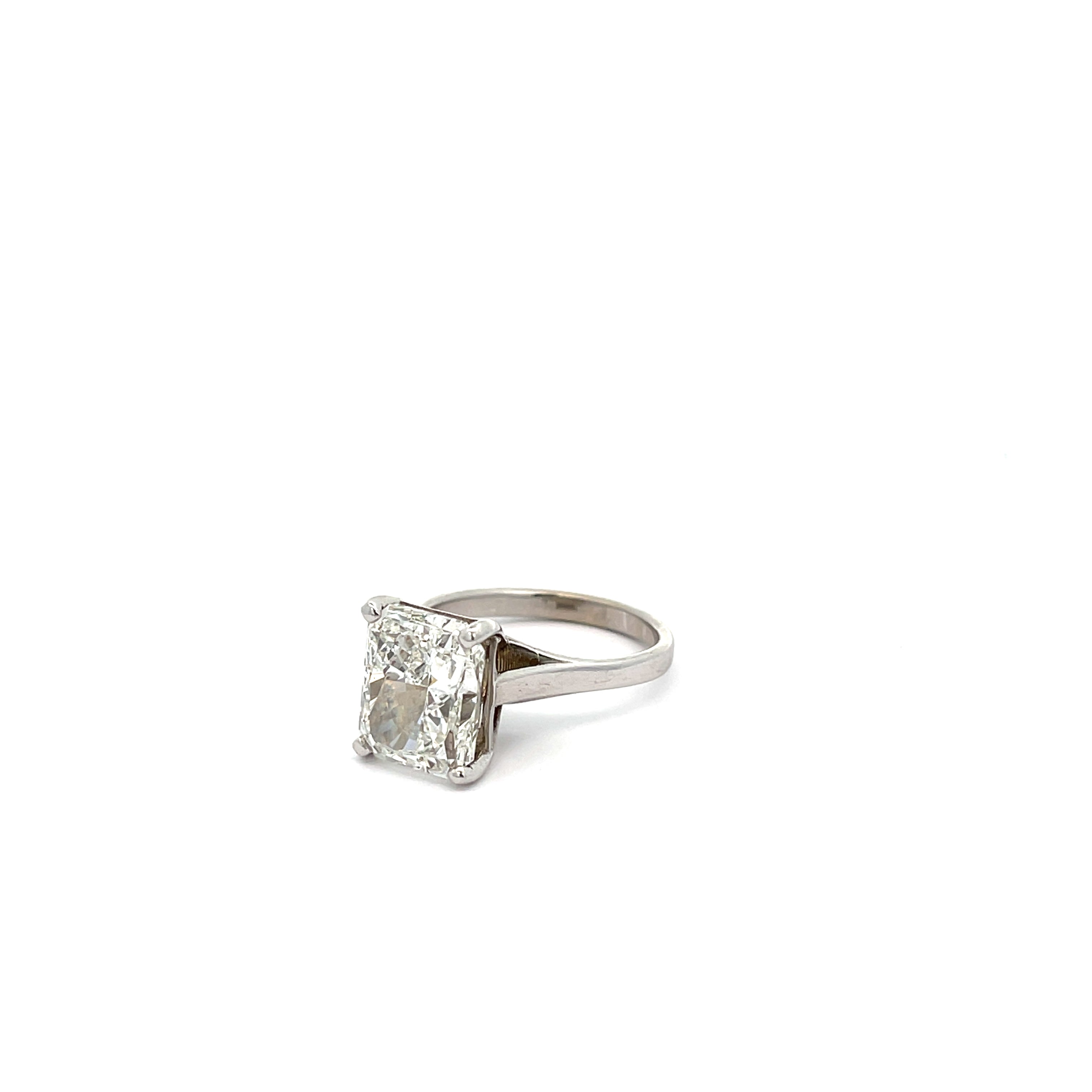 The Davenport 18k White Gold Radiant Cut Engagement Ring