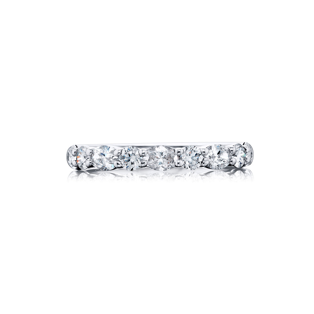 Alternating Oval &amp; Round Diamond Band